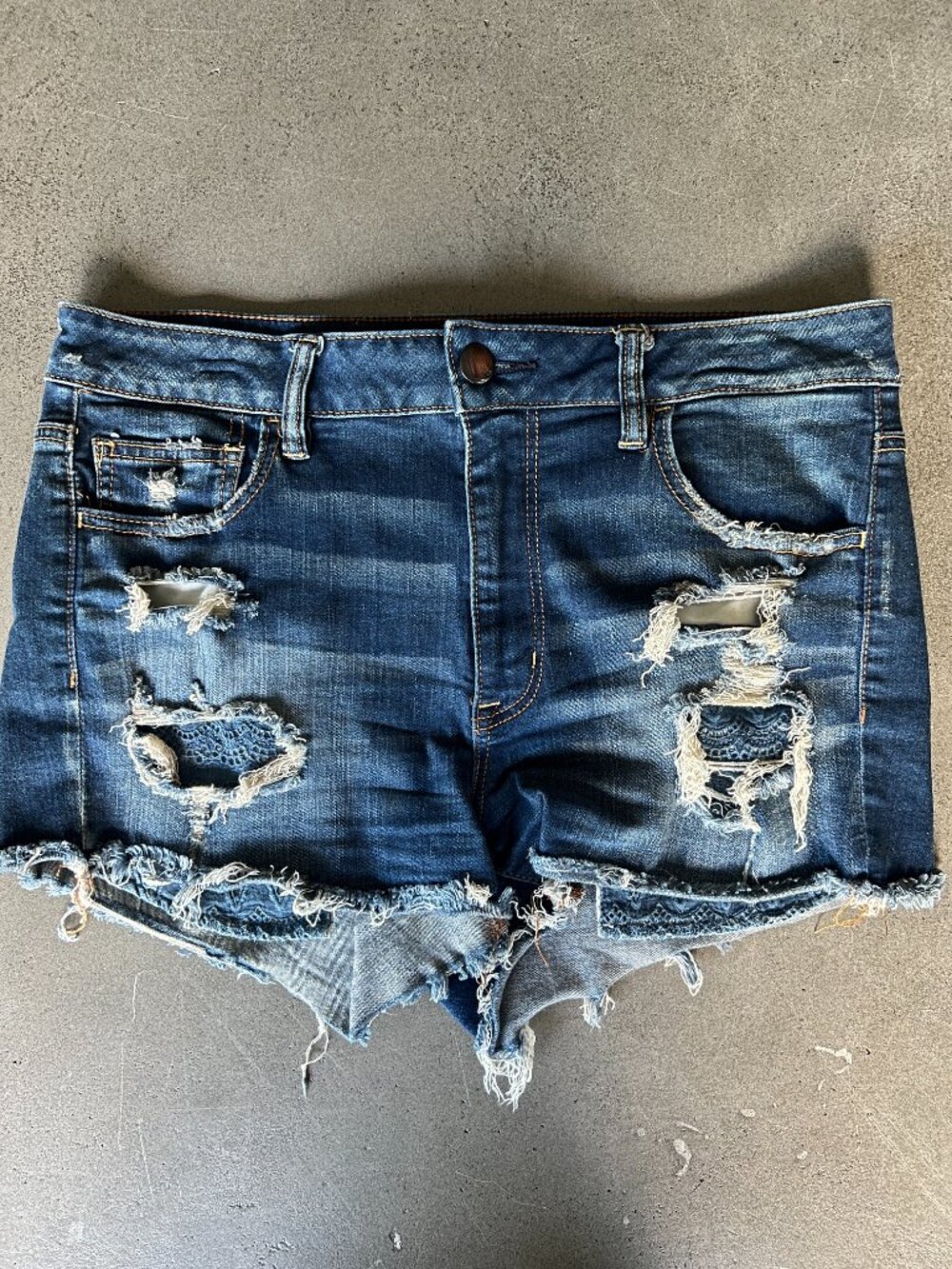 American Eagle Hi-Rise Shortie Distressed Denim Shorts Lace Pockets- Sz 14